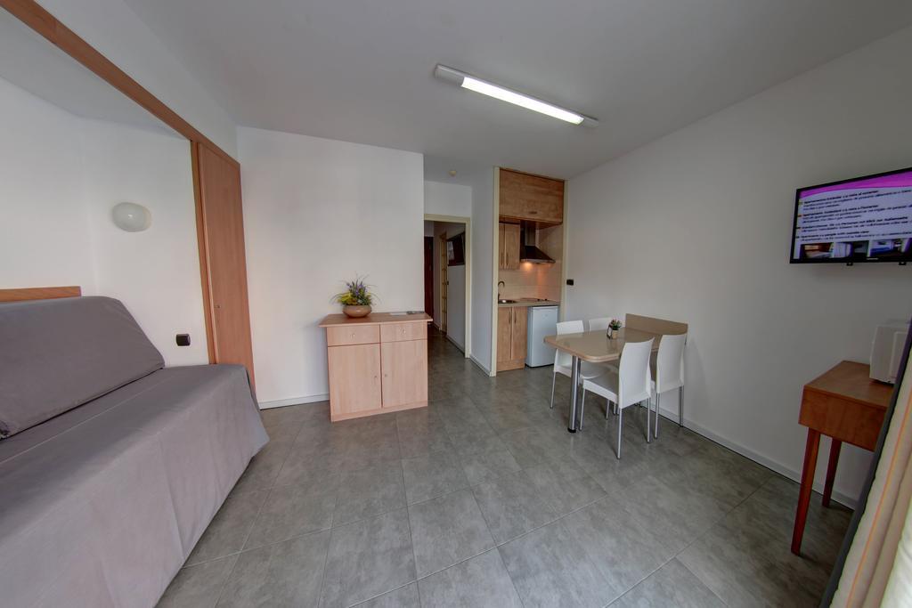 Hotel Apartamentos Solimar Calafell Exterior photo